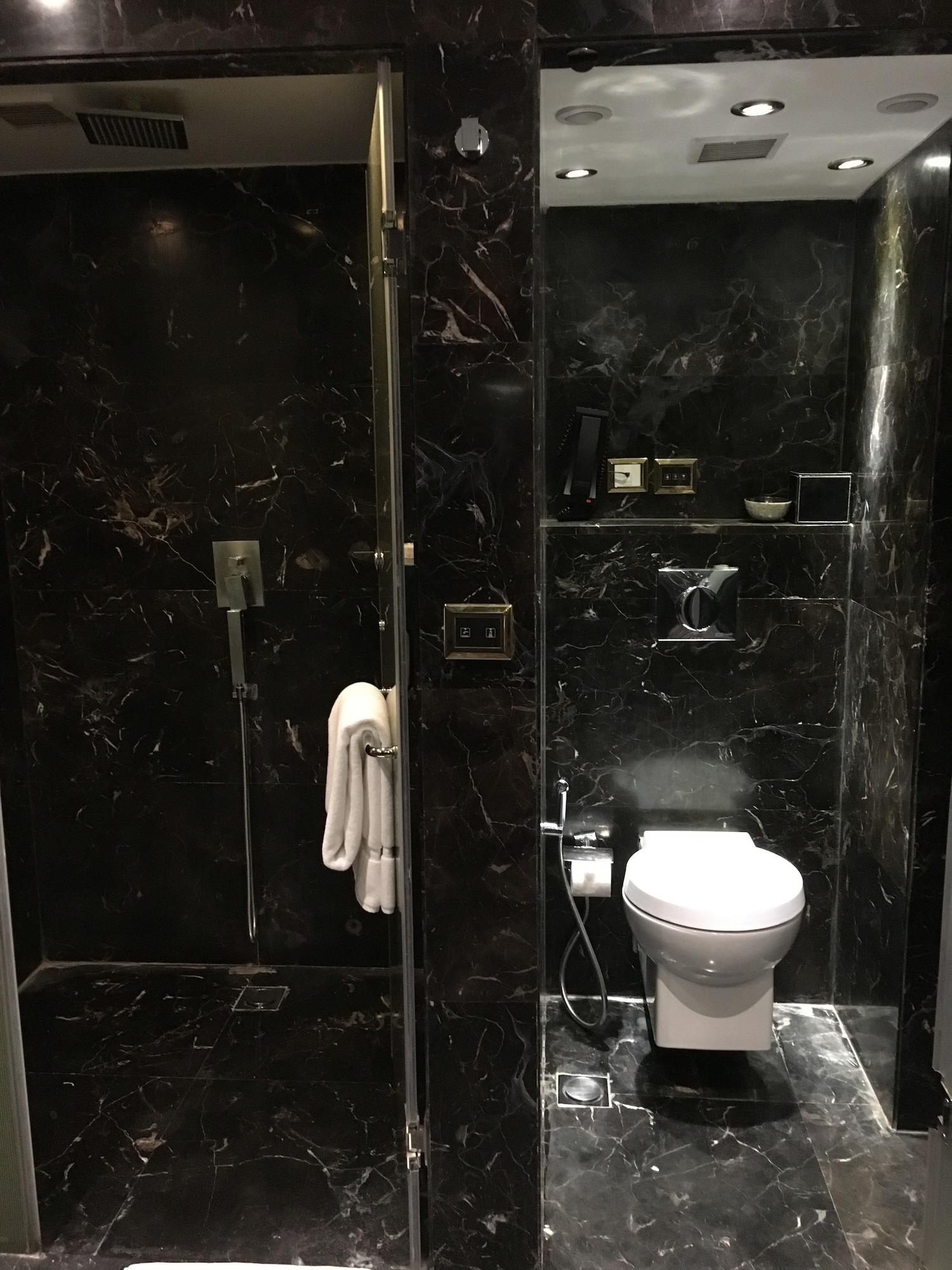 Radisson Blu Hotel Mbd Ludhiana Bagian luar foto