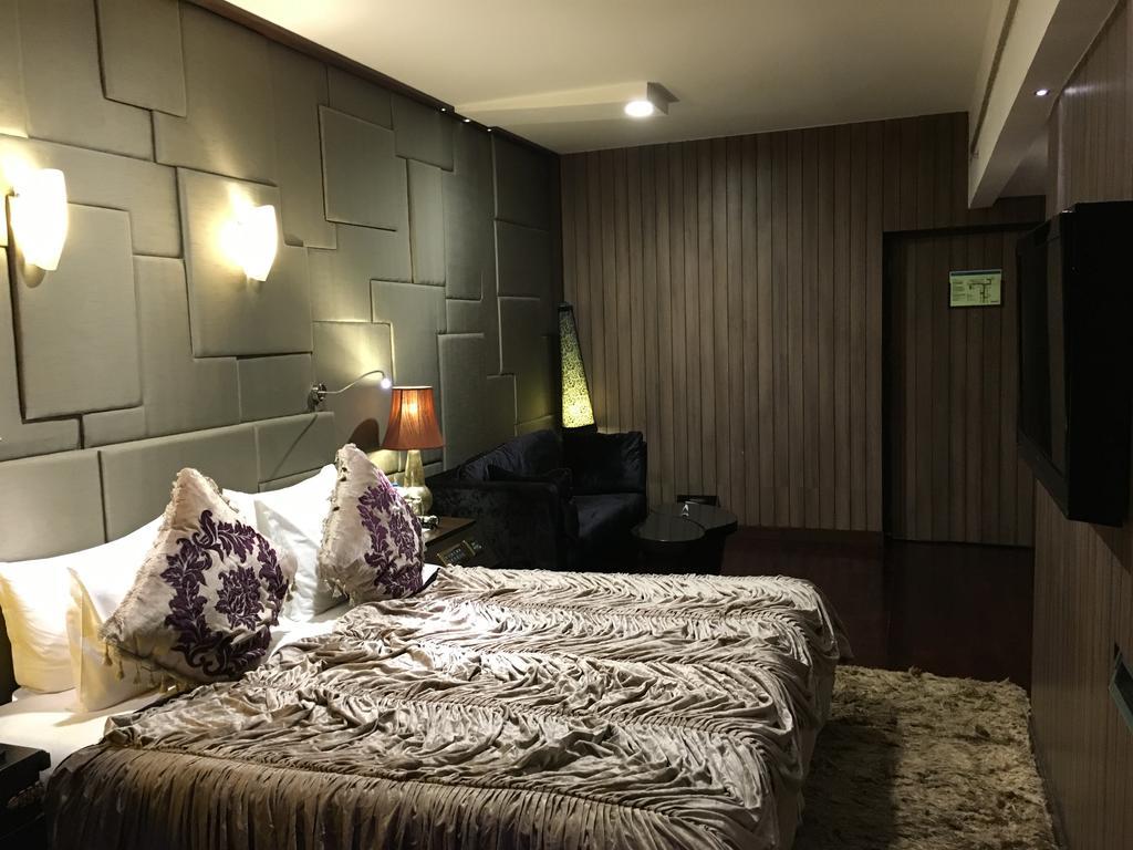 Radisson Blu Hotel Mbd Ludhiana Bagian luar foto
